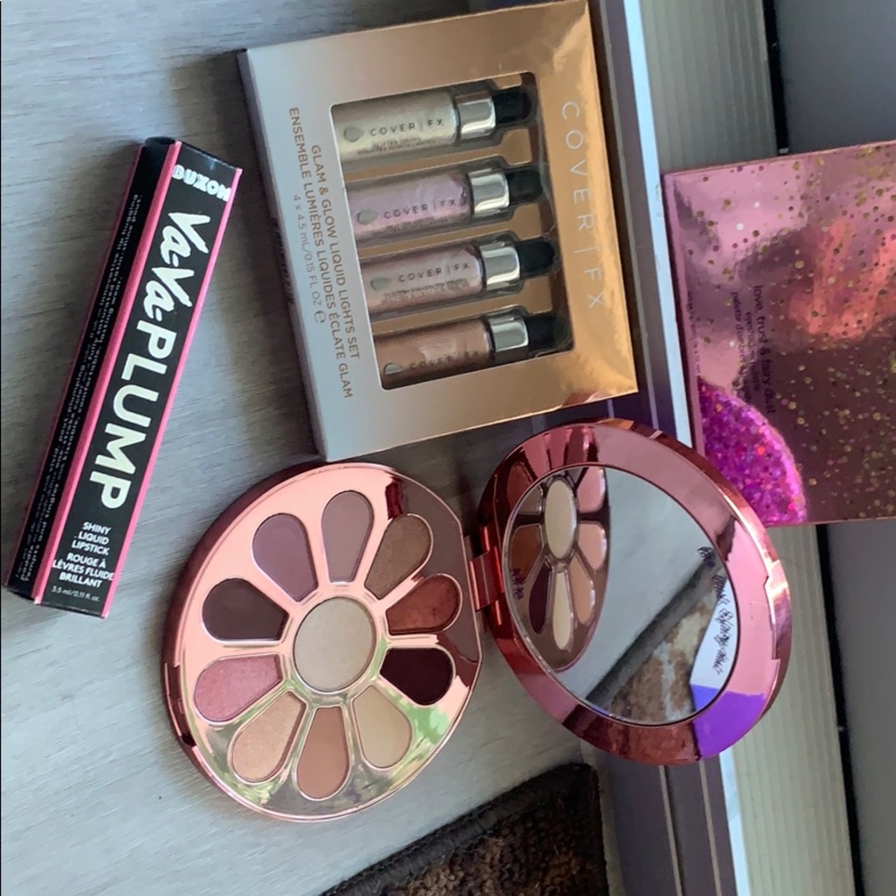 Bundle of eyeshadow palette, highlighter, & lip